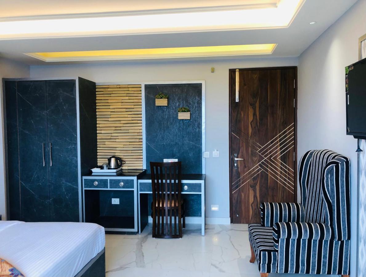 The Westberry 50Mtrs Offroading And 50 Mtrs Nature Path Bed and Breakfast Σίμλα Εξωτερικό φωτογραφία