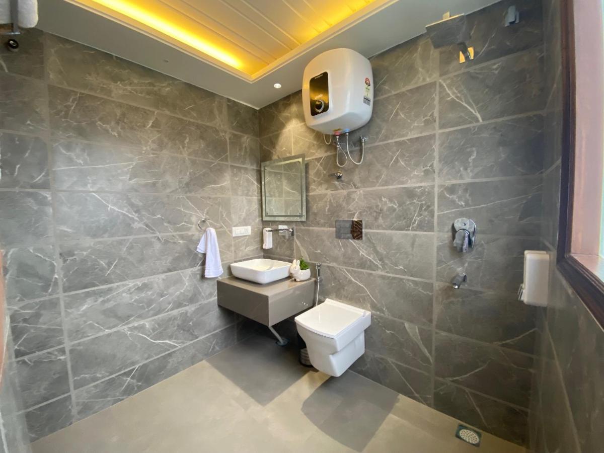 The Westberry 50Mtrs Offroading And 50 Mtrs Nature Path Bed and Breakfast Σίμλα Εξωτερικό φωτογραφία