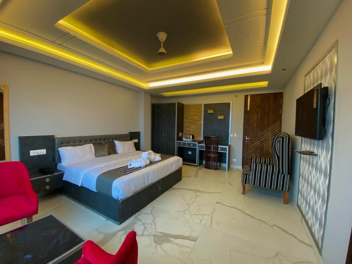 The Westberry 50Mtrs Offroading And 50 Mtrs Nature Path Bed and Breakfast Σίμλα Εξωτερικό φωτογραφία