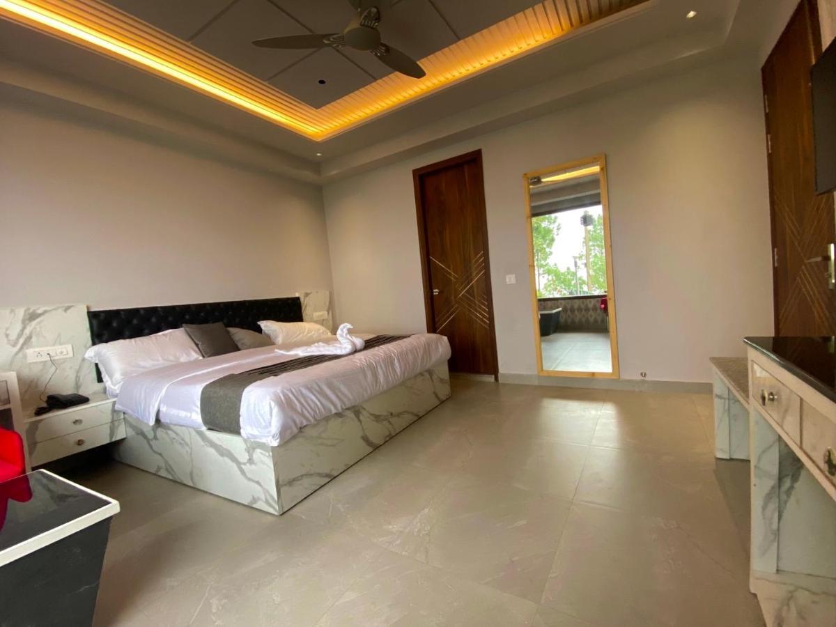 The Westberry 50Mtrs Offroading And 50 Mtrs Nature Path Bed and Breakfast Σίμλα Εξωτερικό φωτογραφία
