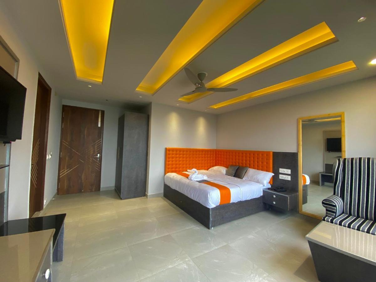 The Westberry 50Mtrs Offroading And 50 Mtrs Nature Path Bed and Breakfast Σίμλα Εξωτερικό φωτογραφία